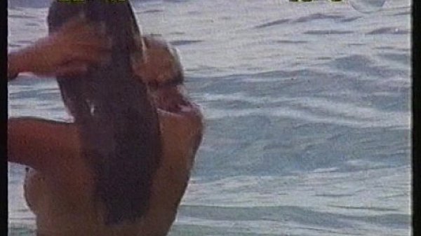 VICKY FARI&Ntilde;A super hot en la playa