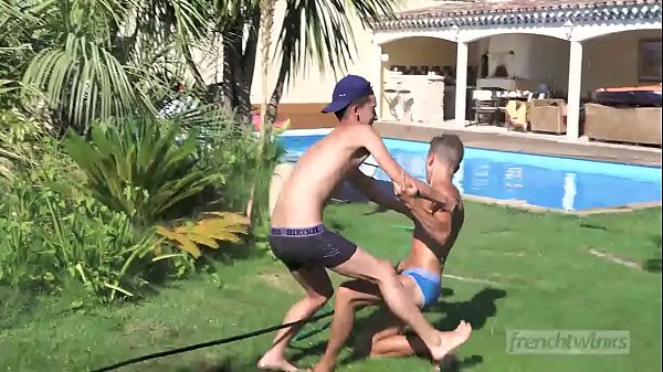 Twinks Baptiste Garcia & Loic Miller fucking under the sunset