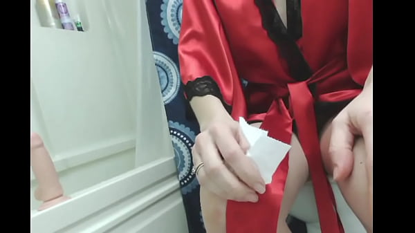 catching a canadin milf in her morning pee