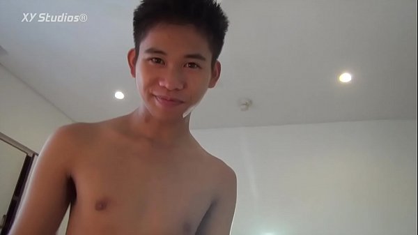 Basti and Lee, shower after bareback sex