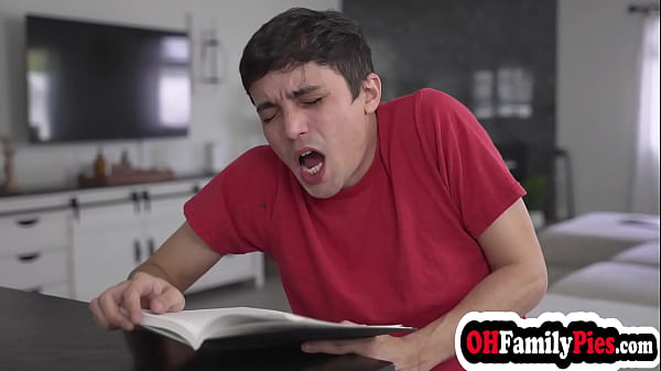 Sexy Thai babe Kimmy Kimm swallowed big cock and enjoyed hardcore pussy fucking