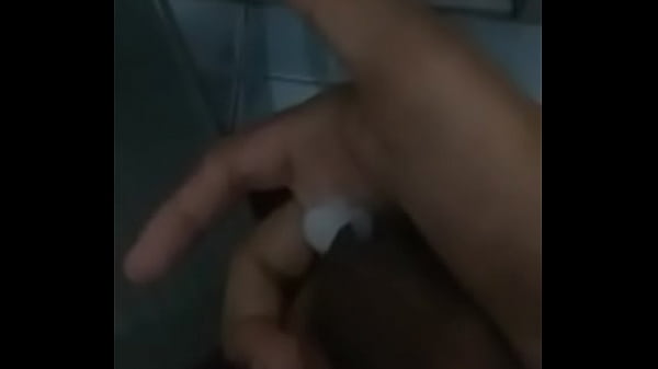 Batenho uma punheta gostosa 