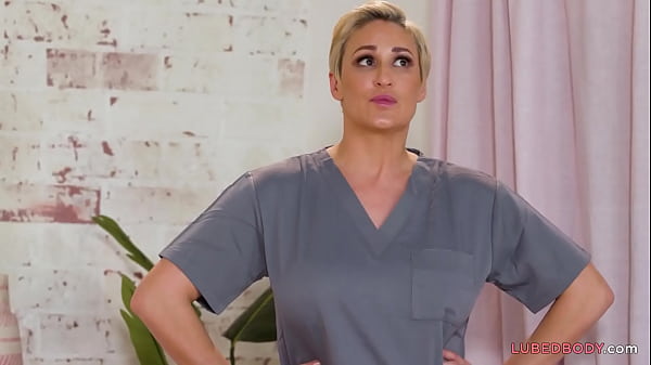 How to Give a Sensual Nuru Massage to a Bubble Butt Intern - Ryan Keely, Khloe Kapri