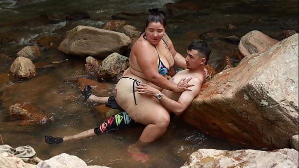 FOLLANDO EN EL RIO CON UN CHICO VERGON AL AIRE LIBRE