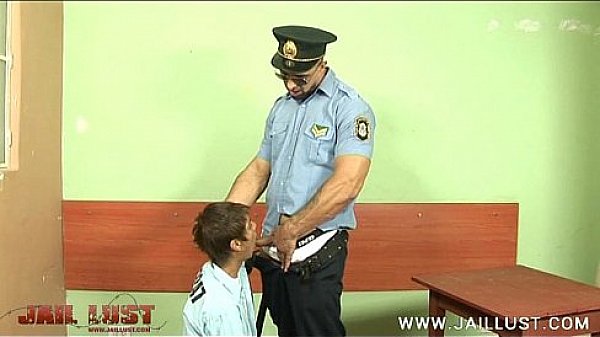 Locked up boy munching on older boner like a champ