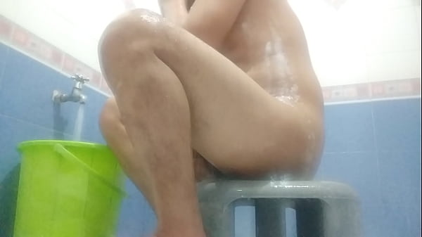 चाची की चुत, बहुत मस्त थी परंतु चाची हाथ नहीं आई मैंने मुठ मारा 