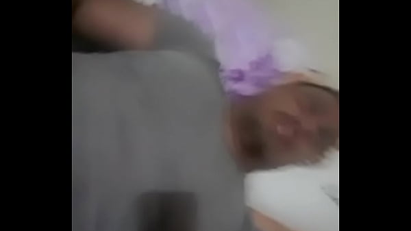 Gozando.. leitinho..