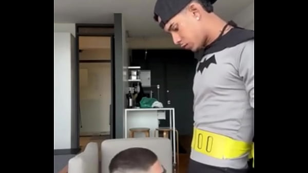 Tem dias que os her&oacute;is s&oacute; querem se pegar e gozar. - Free