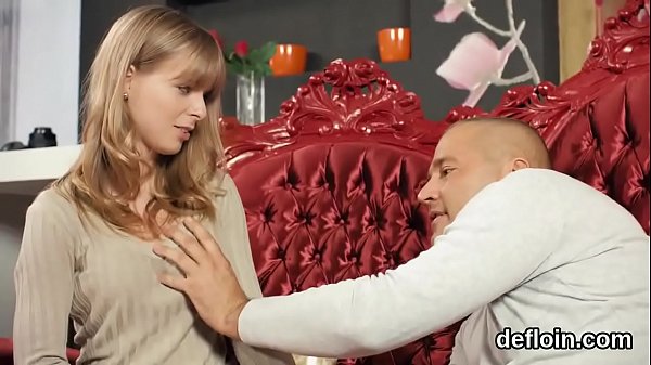 Erotic nympho stretches narrow cunt and loses virginity 