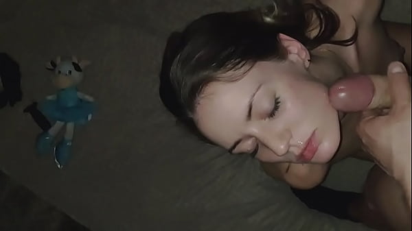 Сперма в прекрасном ротике