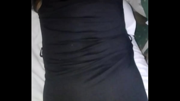 Mi esposa toc&aacute;ndole panocha. 