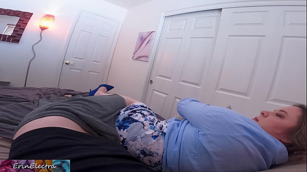 Stepson shares a bed with stepmom and they try not to get naked