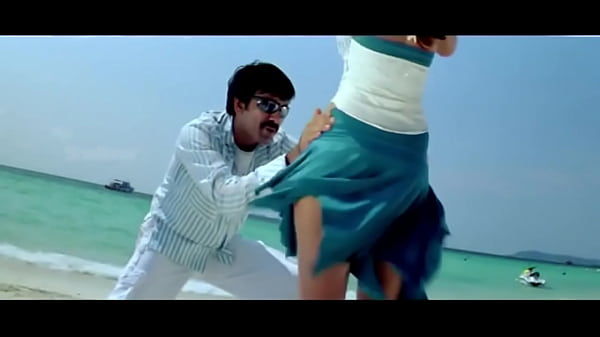 Upskirt ileana dcruz Hot HD