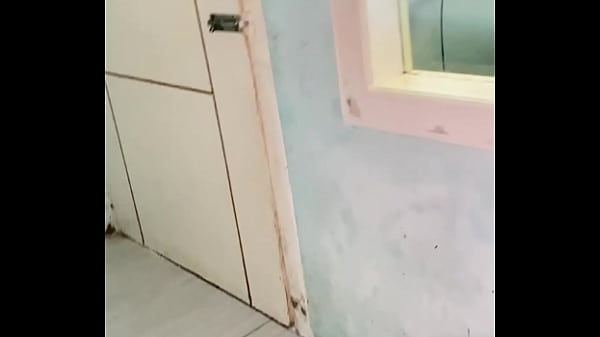 Dipaksa melayani nafsu bejat kakak iparku di ruang tamu