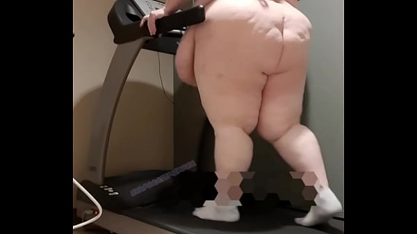 SSBBW WALKING BIG BUTT FAT BELLY JIGGLE
