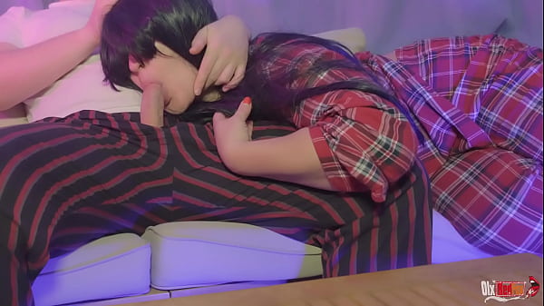 Follando a mi madrastra en la boca y ella no puede detenerme