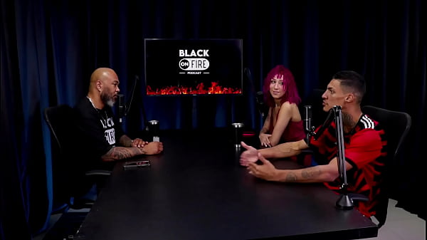 Contou a cena hard que fez, n&atilde;o gravaria com filha (como Andressa Urach e Carlos fazem), e o mama senta e passa... - Tiffany Carioca & Gabriel Rios (WATCH ON: SHEER/RED)