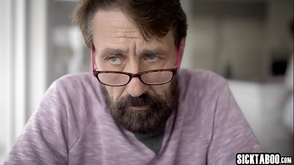 Hot babe enjoyed hardcore pussy fucking by a stepdad