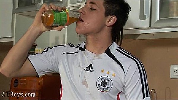 Kinky young boy wanks and creams a slice of bread