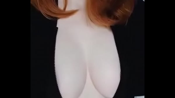 Ruivinha mostrando os peitos 