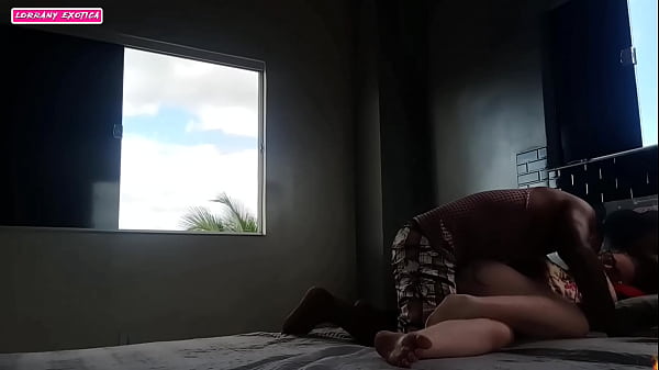 Meu melhor amigo terminou com a namorada dele e ele queria muito transar comigo entao dei pra ele e chamei di corno foi quando calou minha boca com uma gosada