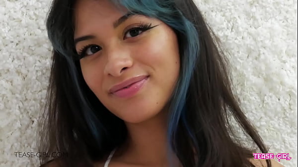 OMG this Teen brunette is so hot - What the fudge? 