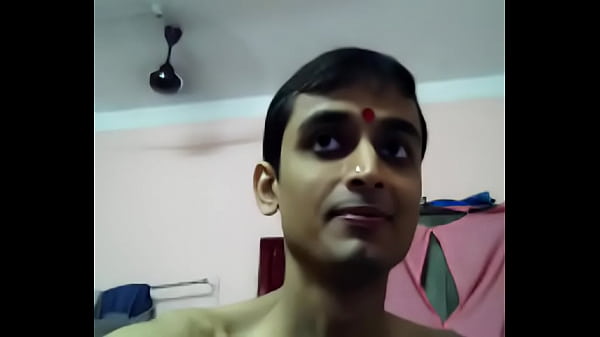 Indian Gay showing off ass
