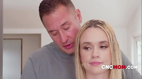 Danny Mountain Helps Step Sis Khloe Kingsley Get Perspective Through Freeuse