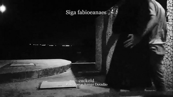 Trecho. Hotwife safada namorando na rua com o amigo bem dotado 