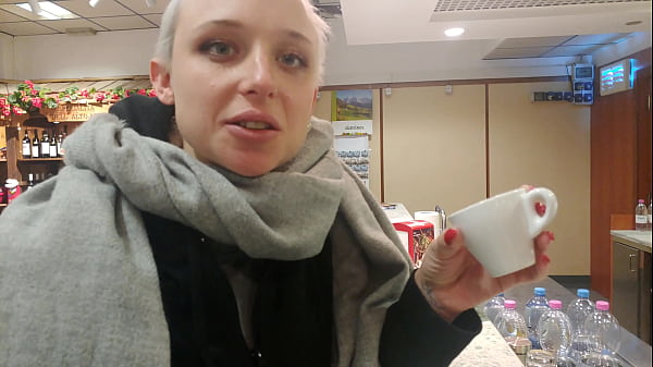 Horny girl start to suck in the Autogrill