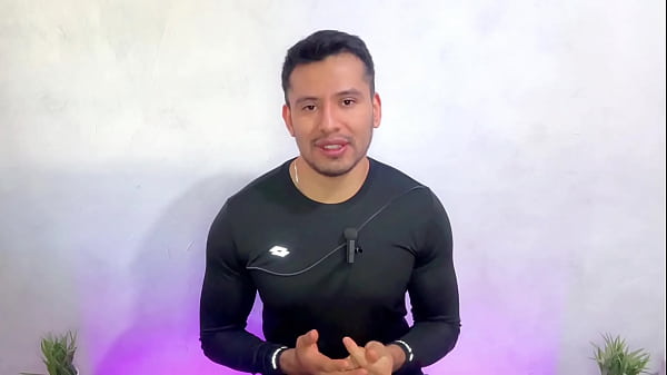 Colombiano llenando de leche el culo de un joven chileno 