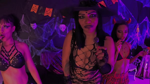 A Bruxa, a virgem e a diaba invocam do al&eacute;m monstros para fuderem suas bucetas