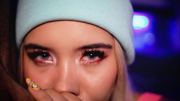 Sexy blonde webcamer demonstrates her ability to satisfy a hard, cum-filled cock