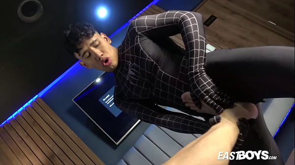 In the hot streets of Latin America, you can meet lots of beautiful young Colombian boys with muscular bodies and hot bl**d. It was no different today when Mr. Handjob went for a walk around the neighborhood and visited local sights. 