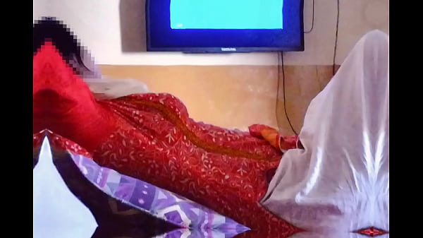 Indian bhabi's sexy body show  