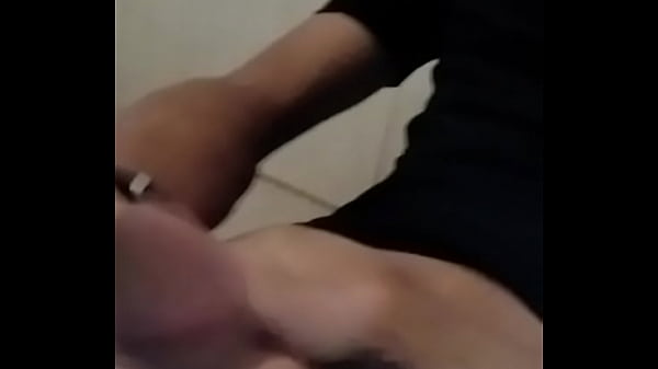 Nứng qu&aacute; c&oacute; ce n&agrave;o ch&aacute;t kh&ocirc;ng