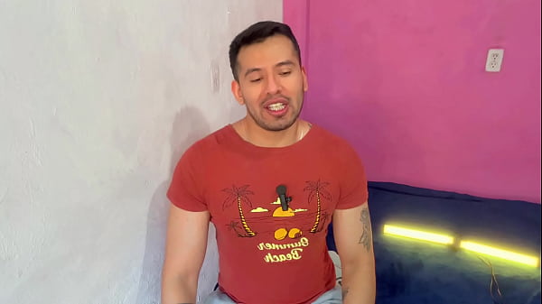 vecinos follando en la ducha sin condon y duro 