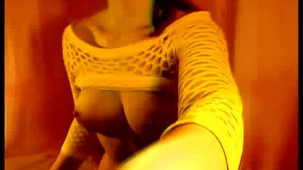 watch the hottest brunette ever fucking her pussy(2).flv