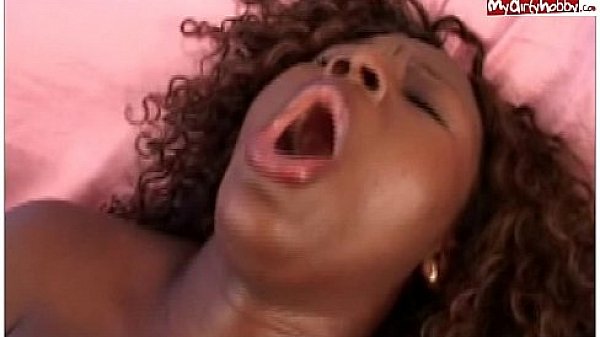 Coco Dildo- und Finger-Fick