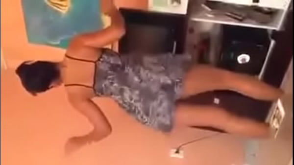 Mulher Gostosa Dan&ccedil;ando No Grau