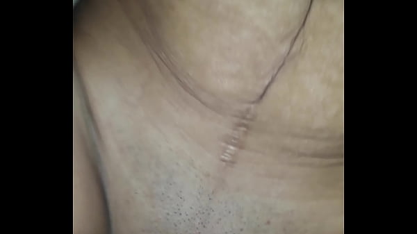 Cuando su esposo no est&aacute; viene a probar mi pene