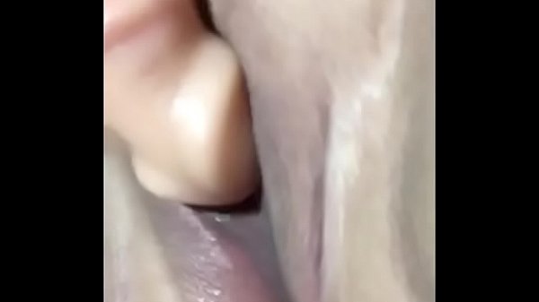 Cuando la calentura llega los juguetes siempre ayudan!!