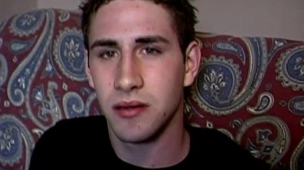 Twink Shows Off His Nice Dick