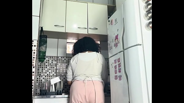 Chubby Housewife Farting While Washing Dishes Voyeur Style