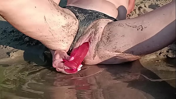 amateur wife use toy on beach
