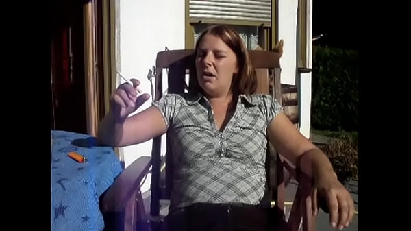 upskirt pantyless outdoor