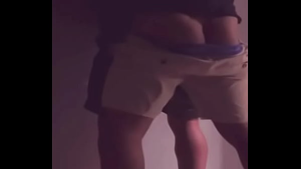 Mi (U&Ntilde;4D0 ME FOLLA A ESCONDIDAS MIENTRAS TODOS VEN NETFLIX