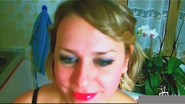 girlfriend plays with cum in mouth