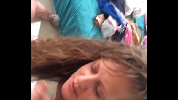 يبصقون أو يبتلعون؟