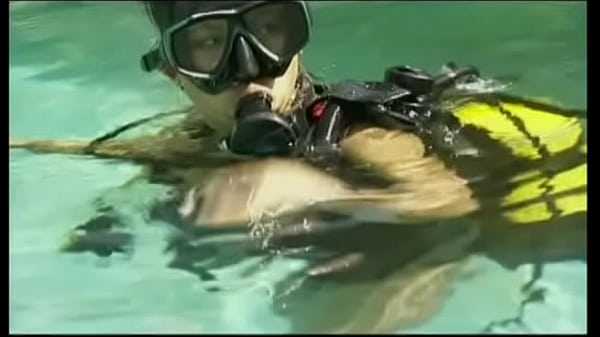 Priva Gets Fucked under Water during a Scuba Diving Lesson before Anal